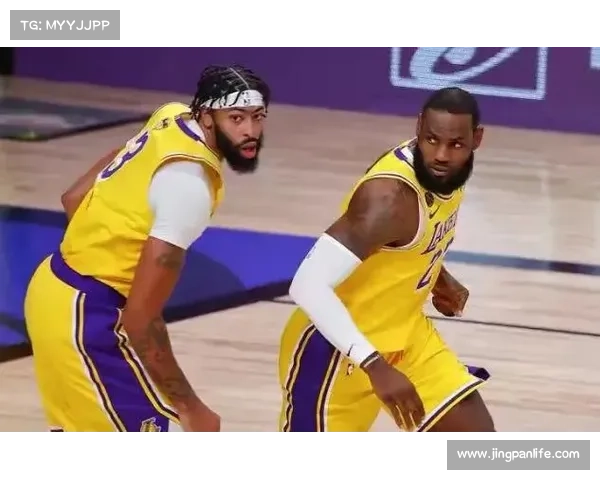 NBA禁止过的五大装备:黑色面具因詹姆斯被禁,乔丹AJ1因被禁大赚 NBA禁止过的五大装备:黑色面具因詹姆斯被禁,乔丹AJ1因被禁大赚